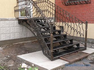 Eve giriş merdivenleri: gereksinimler, bileşenler, malzemeler