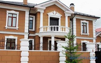 Cephe köşelerinin dekoratif dekorasyonu, evin köşelerinin tasarımında taş rusta ve modern malzemeler