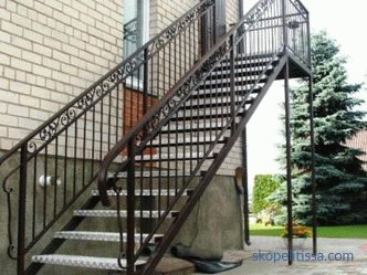 ahşap bir özel evde açık merdivenler, fotoğraf