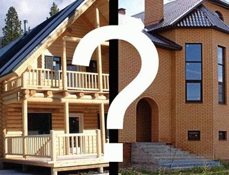 Ahşap veya tuğla: kır evi için ne seçilir?