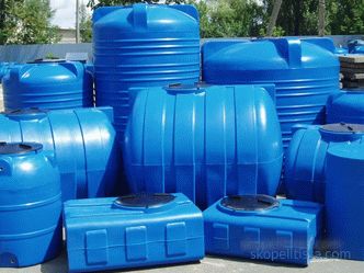 Kanalizasyon sistemleri için plastik biriktirme tankları, yazlıklar ve kır evleri için septik tanklar, seçme ve montaj